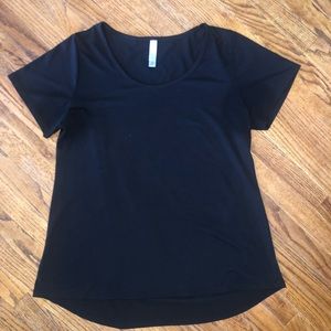 LulaRoe Black classic shirt size M
